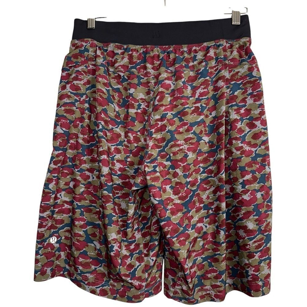 Lululemon Shorts Men's Medium T.H.E. Short Luxtreme Liner 9" Mini Urban Leopard